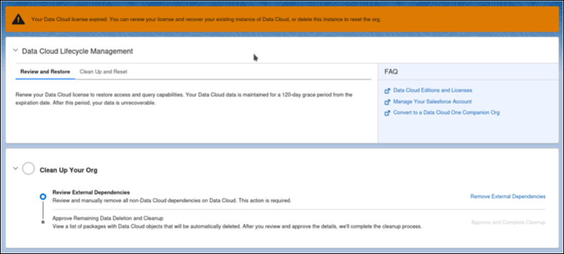 Setup-Bildschirm für Data Cloud mit einer Benachrichtigung über abgelaufene Lizenzen innerhalb der 120-tägigen Schonfrist.